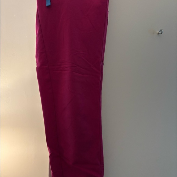 Figs Technical Collection Bundle. - Picture 4 of 7